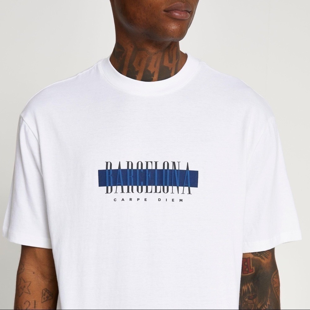 River Island Men’s Barcelona crew Neck white Short sleeve Tee size Medium